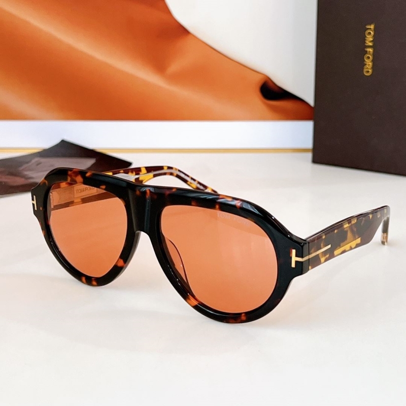 TOM FORD